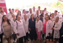 La salud no puede esperar: Gobernadora entrega 30 ambulancias a hospitales.